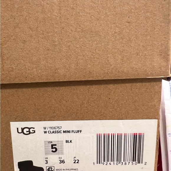 Women's Black Shearling Slip-On Shoes - Picture 5 of 5